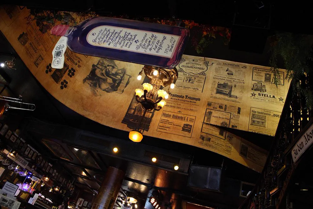 Papa Joe's Klimperkasten — Interieur