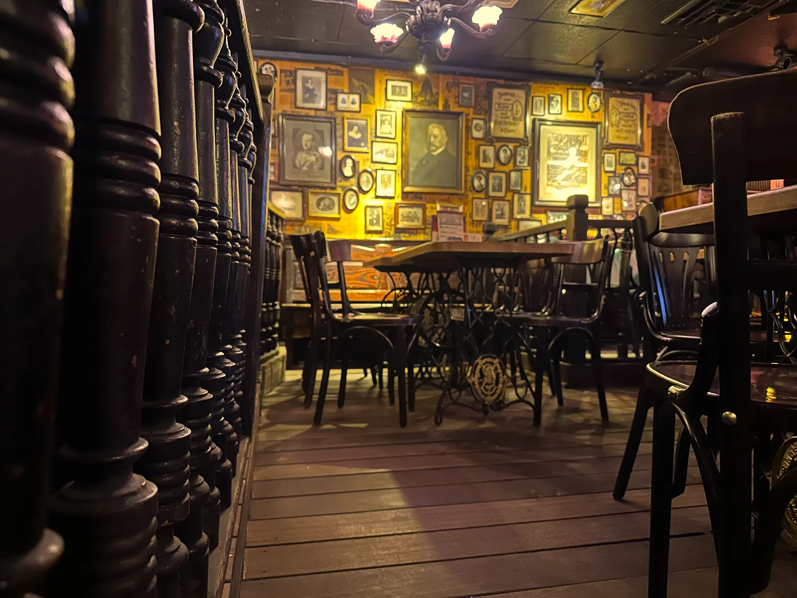 Papa Joe's Klimperkasten — Interieur