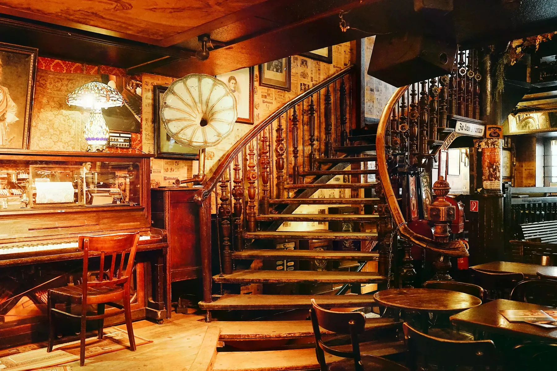 Papa Joe's Klimperkasten — Interieur