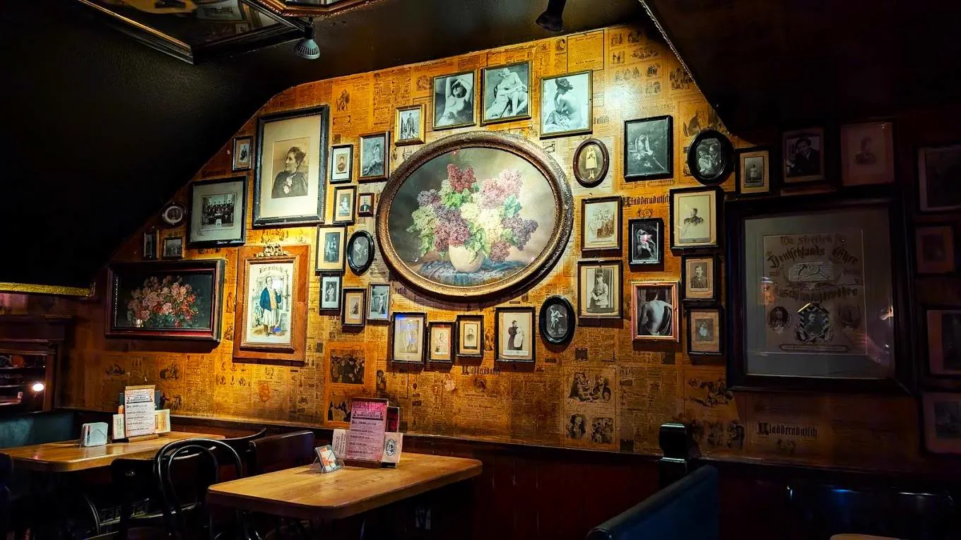 Papa Joe's Klimperkasten — Interieur