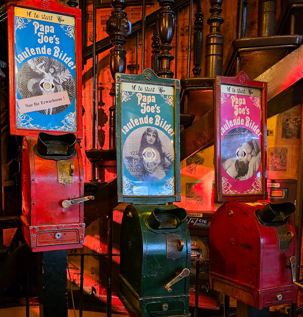 Mutoscope »Hand-Cranked Movie Theater«