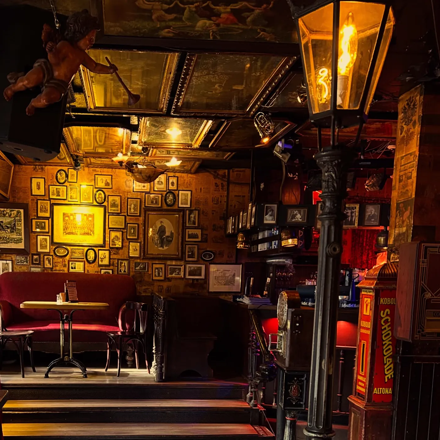 Papa Joe's Klimperkasten — Interieur